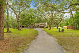 19555 Phillips Rd, Masaryktown, FL 34604