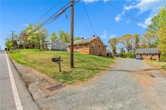 4478 Ogburn Ave, Winston Salem, NC 27105