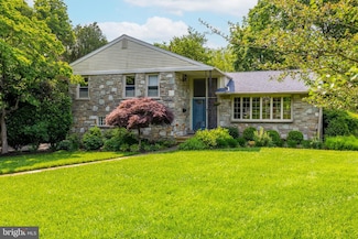 369 Beaver Hollow Rd, Jenkintown, PA 19046