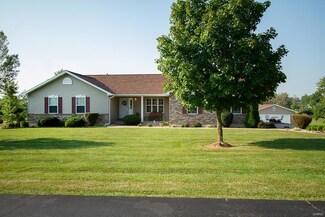 120 Plantation Dr, Troy, MO 63379