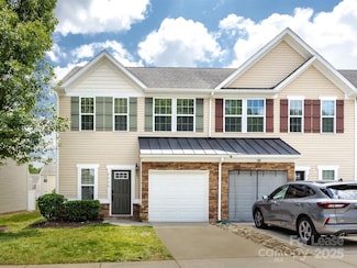 2436 Silverthorn Dr, Charlotte, NC 28273