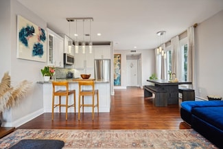 111 Shearwater Ct E Unit 21, Jersey City, NJ 07305