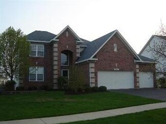 747 Knoch Knolls Rd Unit 2, Naperville, IL 60565