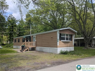 250 Lower Pmhe Dr N, East Stroudsburg, PA 18302