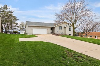 5849 S Division St, Waunakee, WI 53597