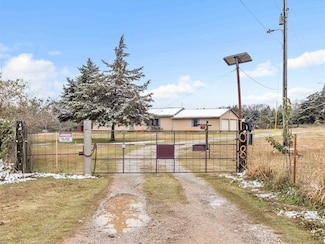 108 N Hurst Ln, Tecumseh, OK 74873