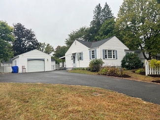 65 Cherokee Dr, Springfield, MA 01109