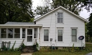 203 W South St, Franklin Grove, IL 61031
