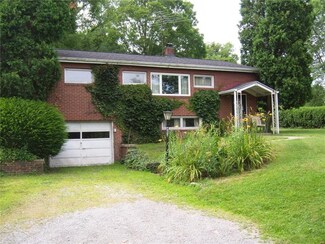 403 Lindsay Rd, Zelienople, PA 16063