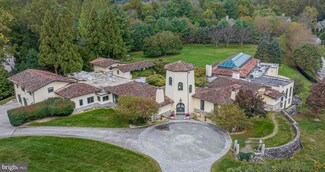 100 Springhouse Ln, Newtown Square, PA 19073