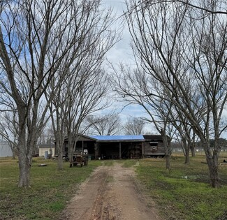 9302 Wineglass Rd, Clute, TX 77531