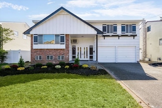 2074 Ellen Dr, Merrick, NY 11566