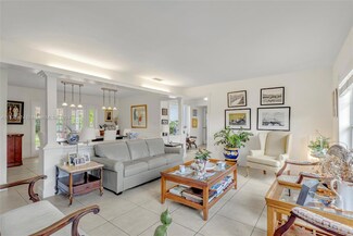 9271 SW 76th St, Miami, FL 33173