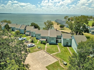 100 Edgewater Dr Unit 32, Livingston, TX 77351