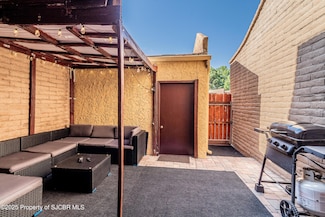 1052 E Navajo St, Farmington, NM 87401