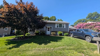 95 Louise Dr, Tiverton, RI 02878