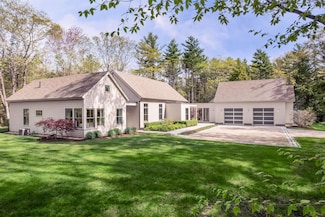 3 Bristol Ln, York, ME 03909