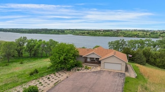 45201 Fox Dr, Humboldt, SD 57035