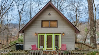 32209 Rambo St, Damascus, VA 24236