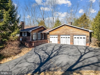 109 Little Doe Ln, East Stroudsburg, PA 18301