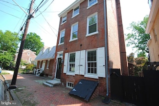 217 Wood St, Burlington, NJ 08016
