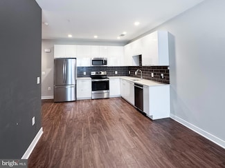 989 S Buchanan St Unit 221, Arlington, VA 22204