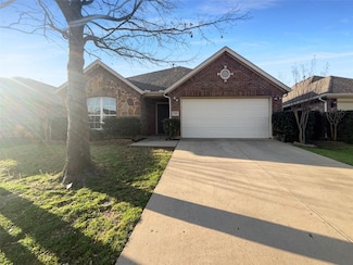 500 Maverick Dr, Lake Dallas, TX 75065