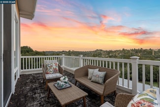 102 Barbara Rd, Orinda, CA 94563