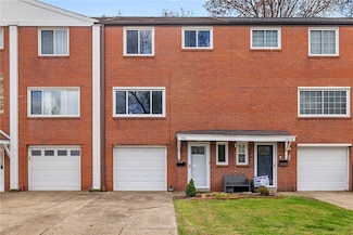 1514 Dunluce Dr, Pittsburgh, PA 15227