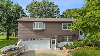 440 W 9th St, Garner, IA 50438