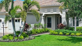 8236 Larkspur Cir, Sarasota, FL 34241