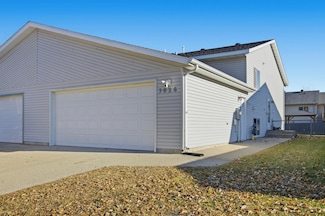 3026 32nd St S, Fargo, ND 58103