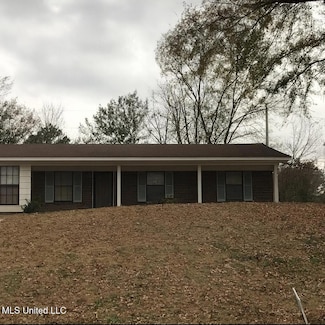 840 White Cir, Grenada, MS 38901