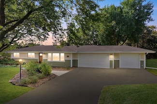 21525 Belgren Rd, Waukesha, WI 53186