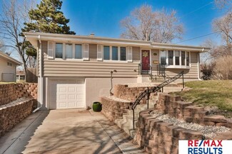 7414 Valley St, Omaha, NE 68124