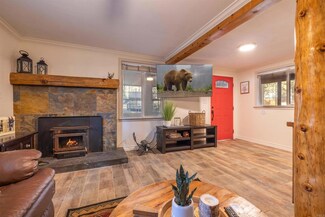 530 Yukon Dr, Green Valley Lake, CA 92341