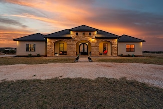 2429 Lemons Gap Rd, Ovalo, TX 79541