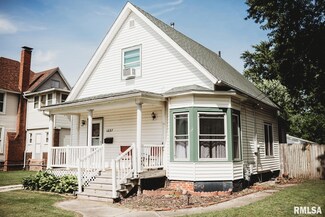 1037 Willard St, Galesburg, IL 61401