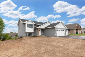312 E Cheyenne St, Roberts, WI 54023