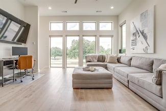 3231 Elihu St Unit 101, Dallas, TX 75210