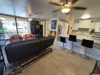 225 Kaiulani Ave Unit 402, Honolulu, HI 96815