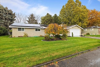 2821 W Wilcox Dr, Pasco, WA 99301