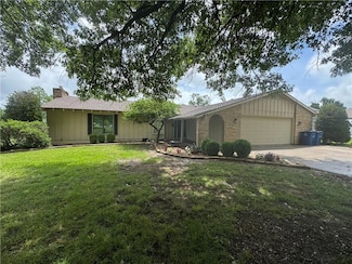 906 S Denman Ave, Chanute, KS 66720