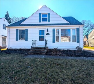 2166 E 290th St, Wickliffe, OH 44092