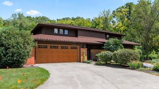 7110 Blue Creek Dr, Fort Wayne, IN 46804