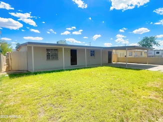 2321 E Lynne Ln, Phoenix, AZ 85042