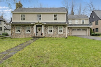 141 Grosvenor Rd, Rochester, NY 14610