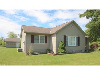 124 Trailer Ln, Kelleys Island, OH 43438