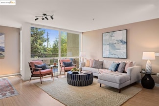 1007 41st St Unit 421, Emeryville, CA 94608
