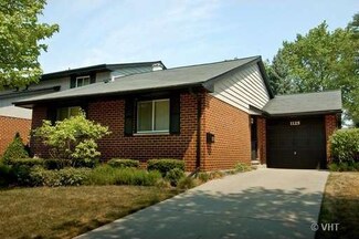 1125 Loughborough Ct, Wheaton, IL 60189